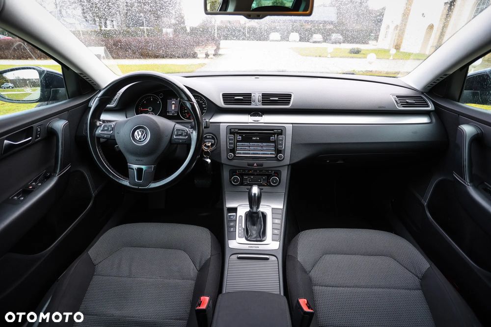 Volkswagen Passat 2.0 TDI 4Motion DSG BlueMotion Tech Highline - 4