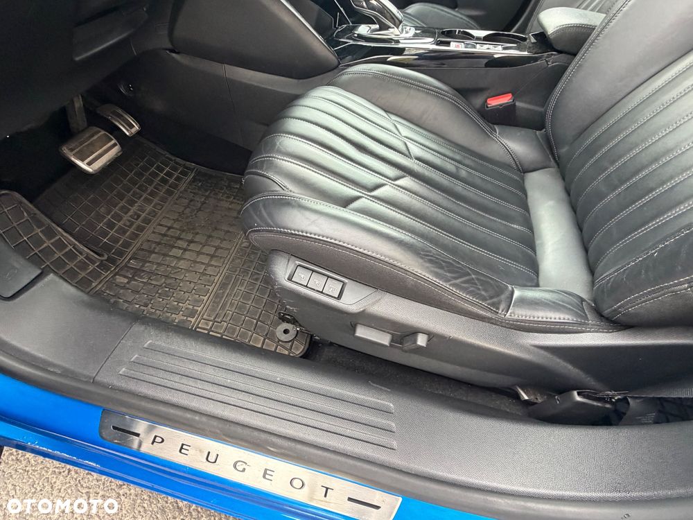 Peugeot 2008 PureTech 155 EAT8 GT - 24