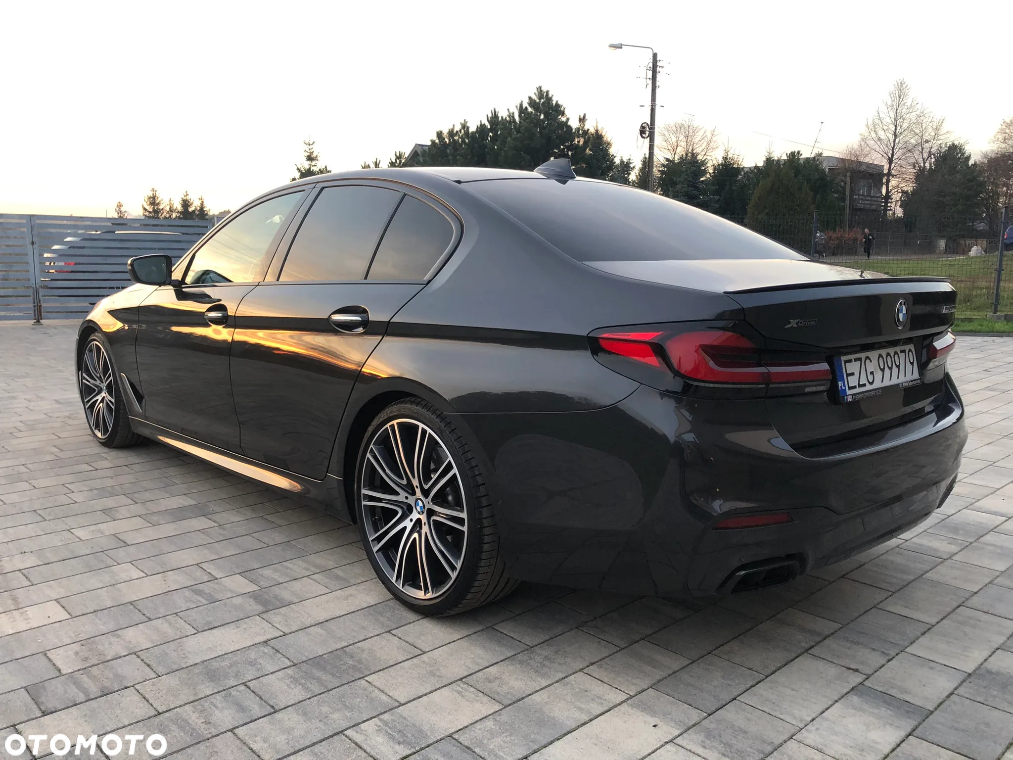 BMW Seria 5 M550i xDrive sport - 3