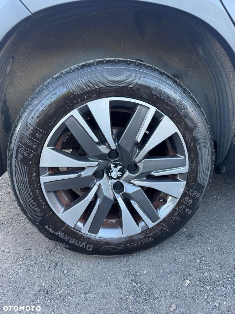 Peugeot 2008 1.2 Pure Tech GPF Allure S&S EAT6 - 12