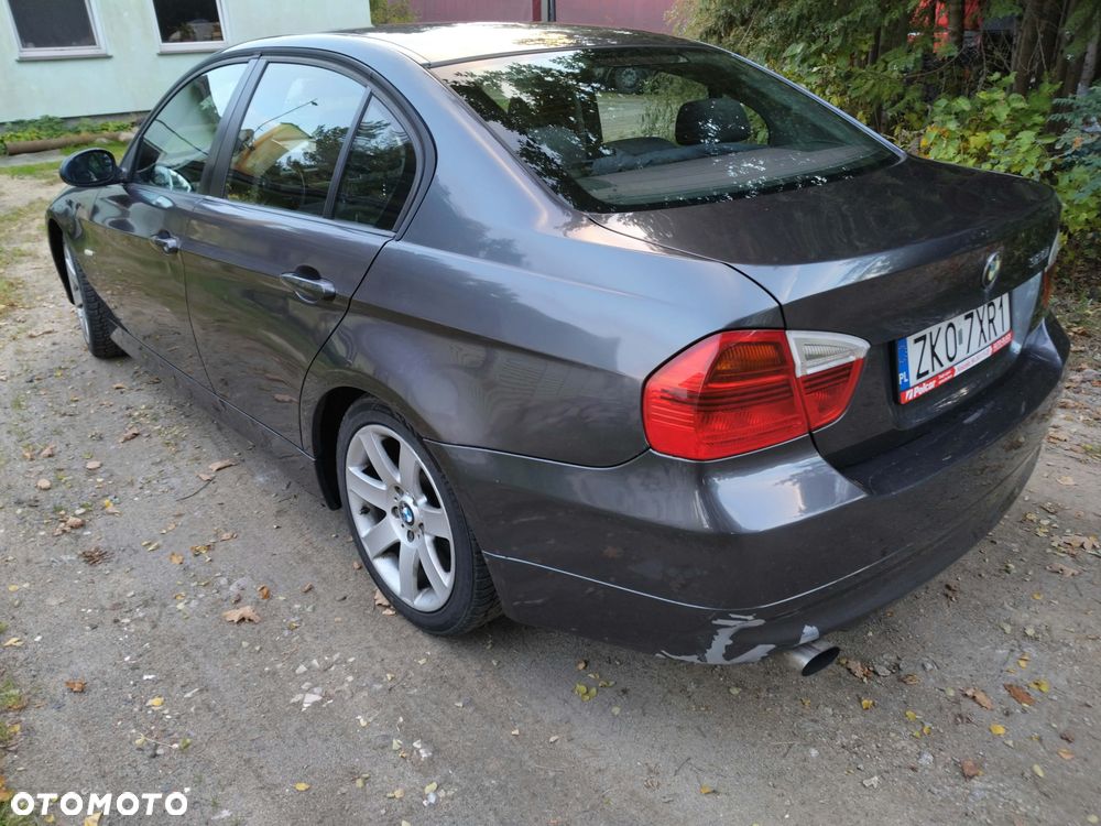 BMW Seria 3 320i - 4