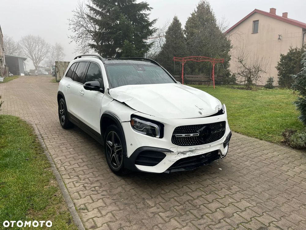 Mercedes-Benz GLB 250 8G-DCT AMG Line - 2