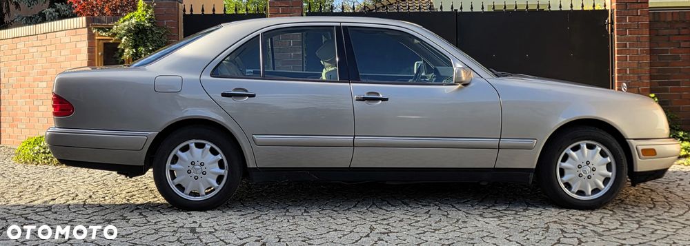Mercedes-Benz Klasa E - 39