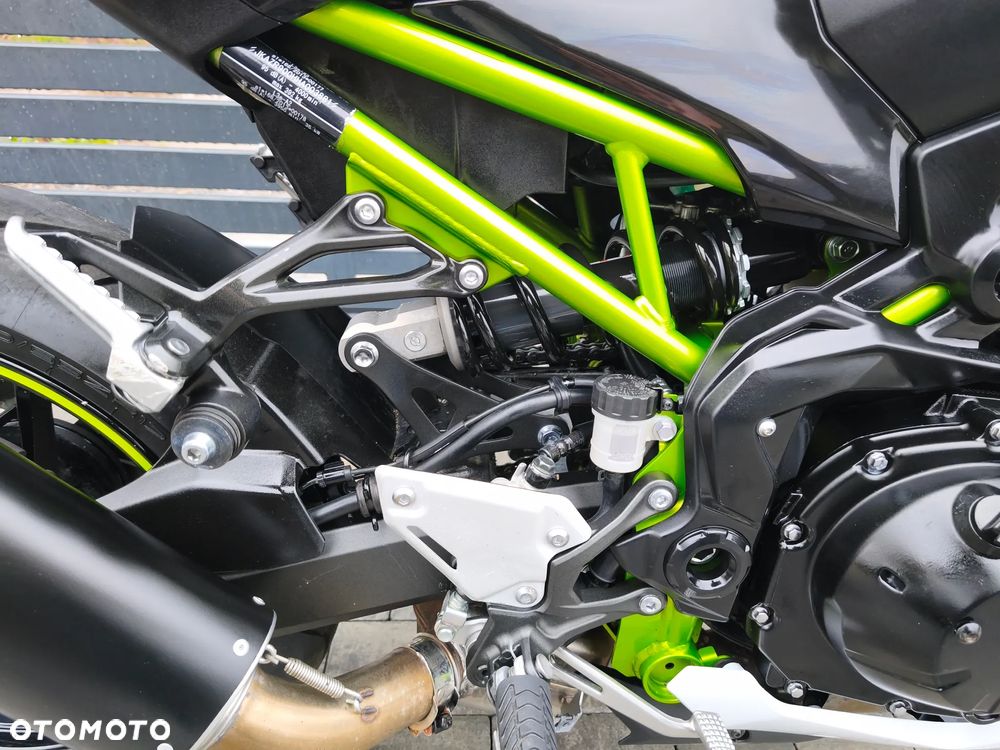 Kawasaki Z - 12
