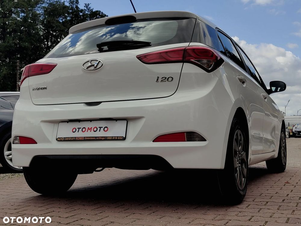 Hyundai i20 blue 1.2 - 10
