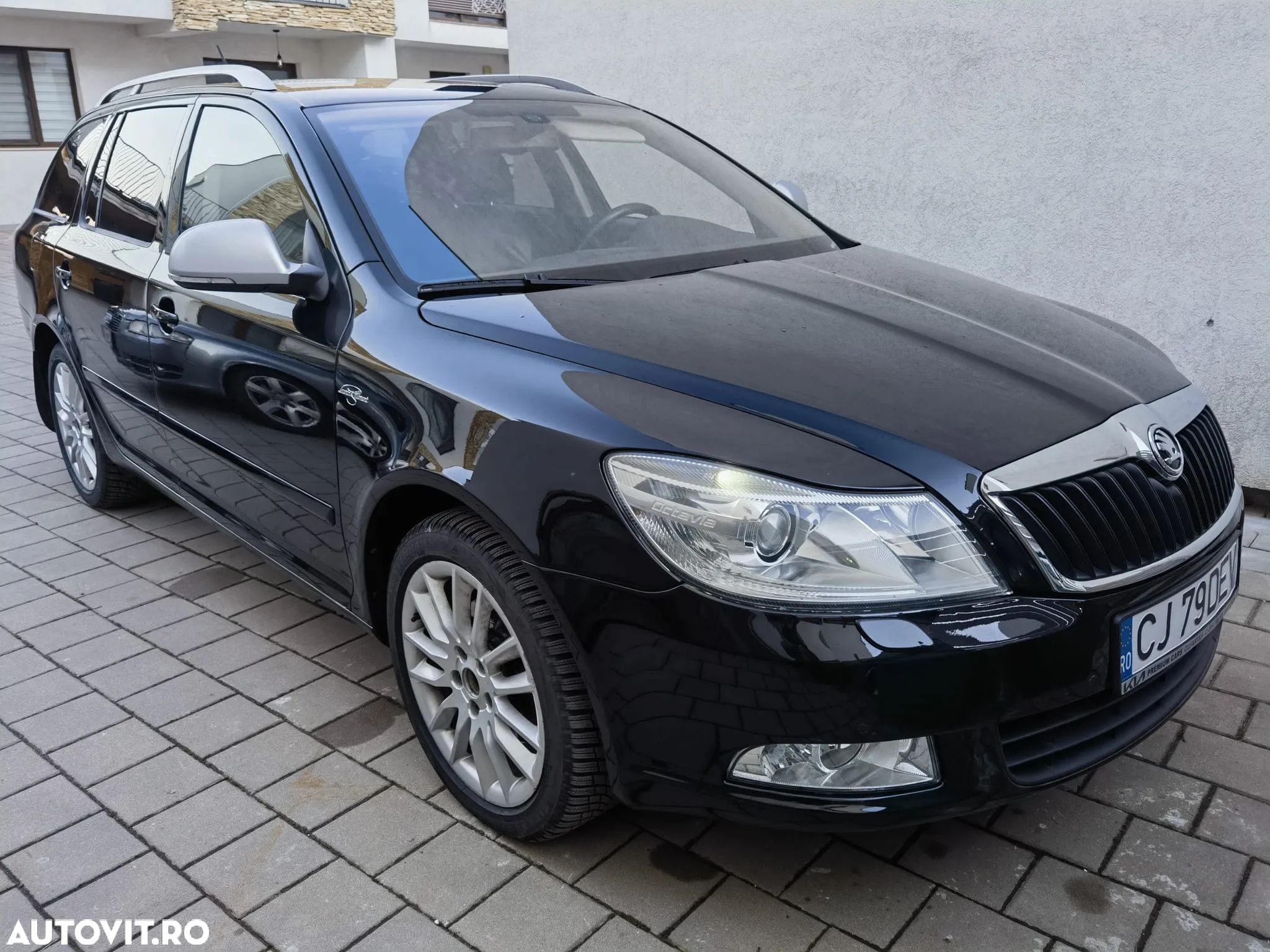 Skoda Octavia Combi 2.0 TDI Laurin Klement 4x4 DSG - 1