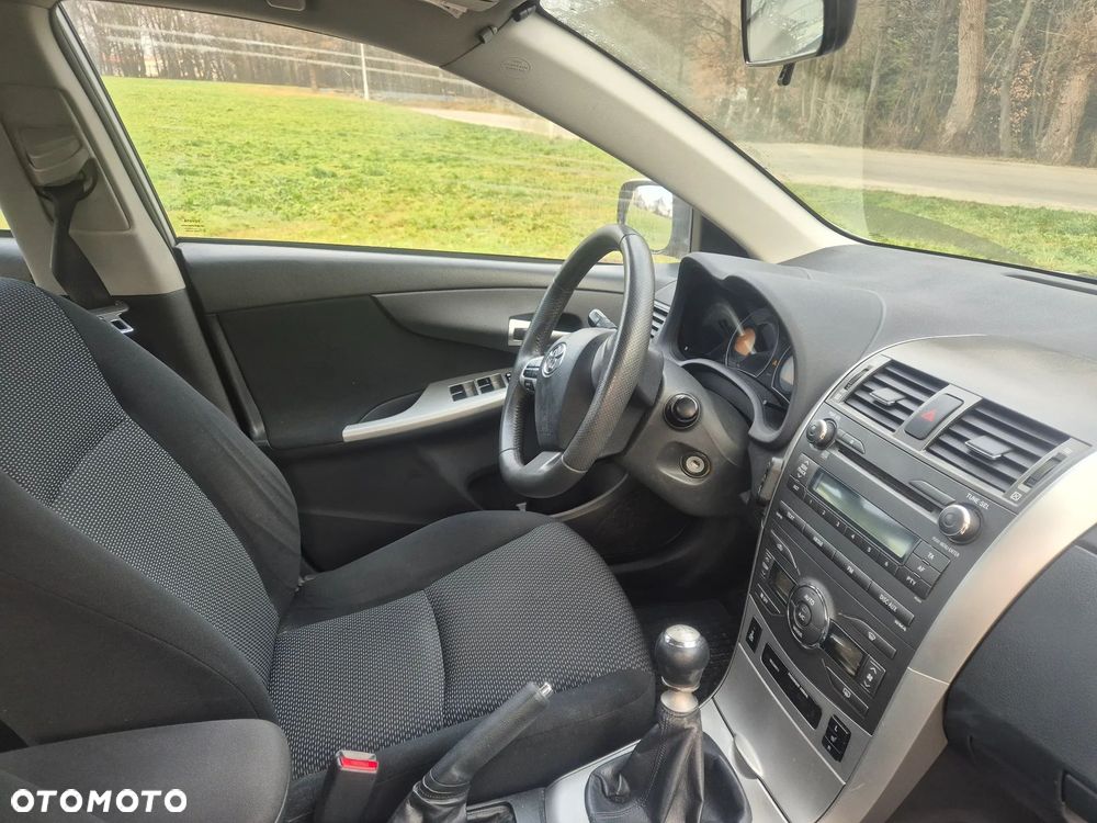 Toyota Corolla 2.0 D-4D Sol - 5