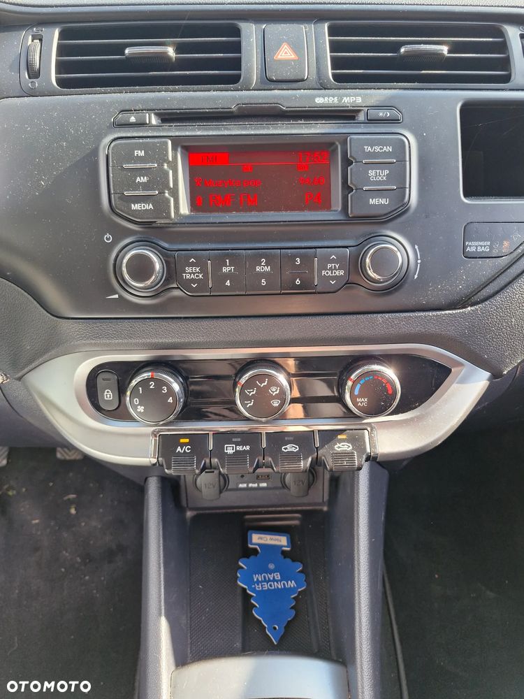 Kia Rio 1.2 Edition 7 - 11