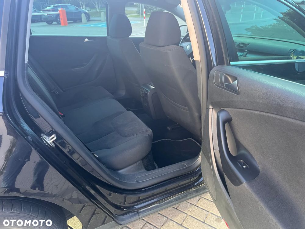 Volkswagen Passat - 30