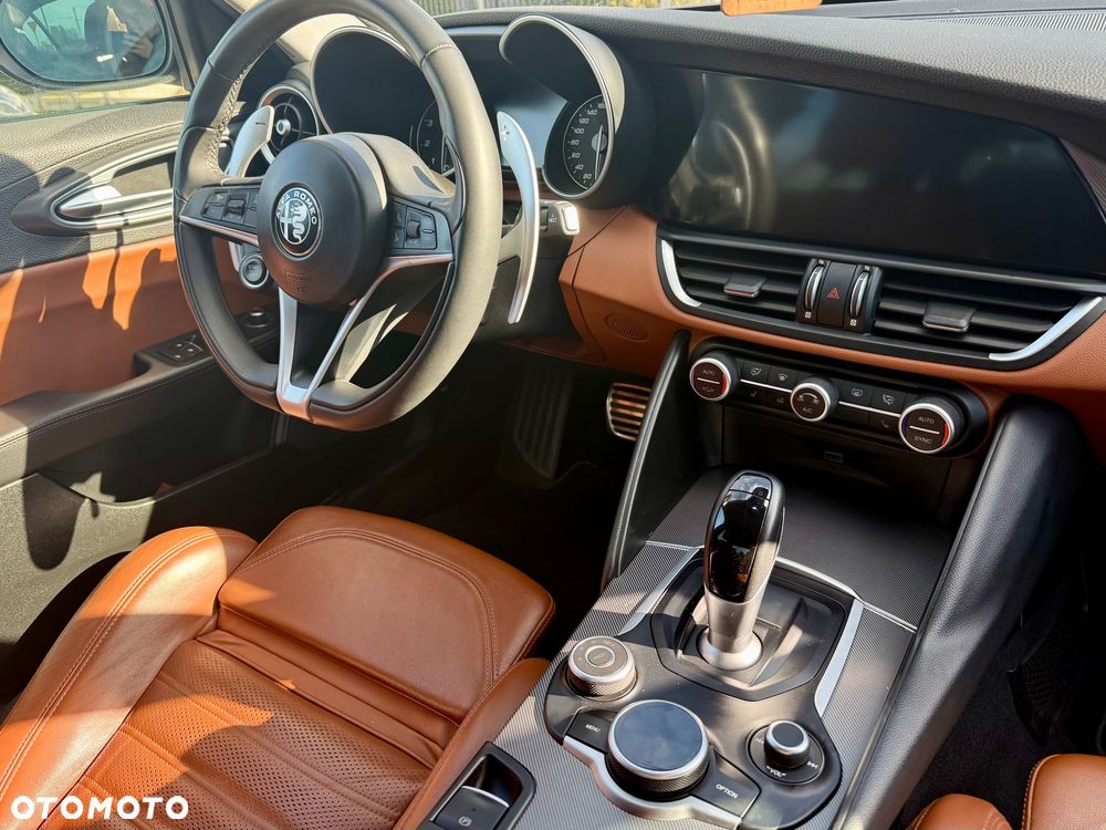 Alfa Romeo Giulia 2.0 Turbo Veloce Q4 - 11