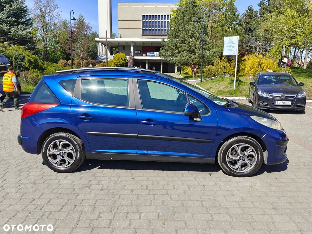 Peugeot 207 90 HDi FAP (Blue Lion) Sport - 11