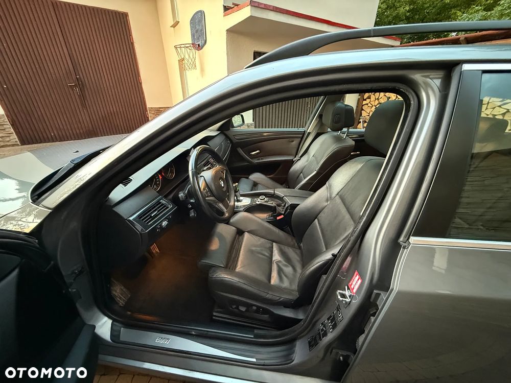 BMW Seria 5 530d xDrive - 7