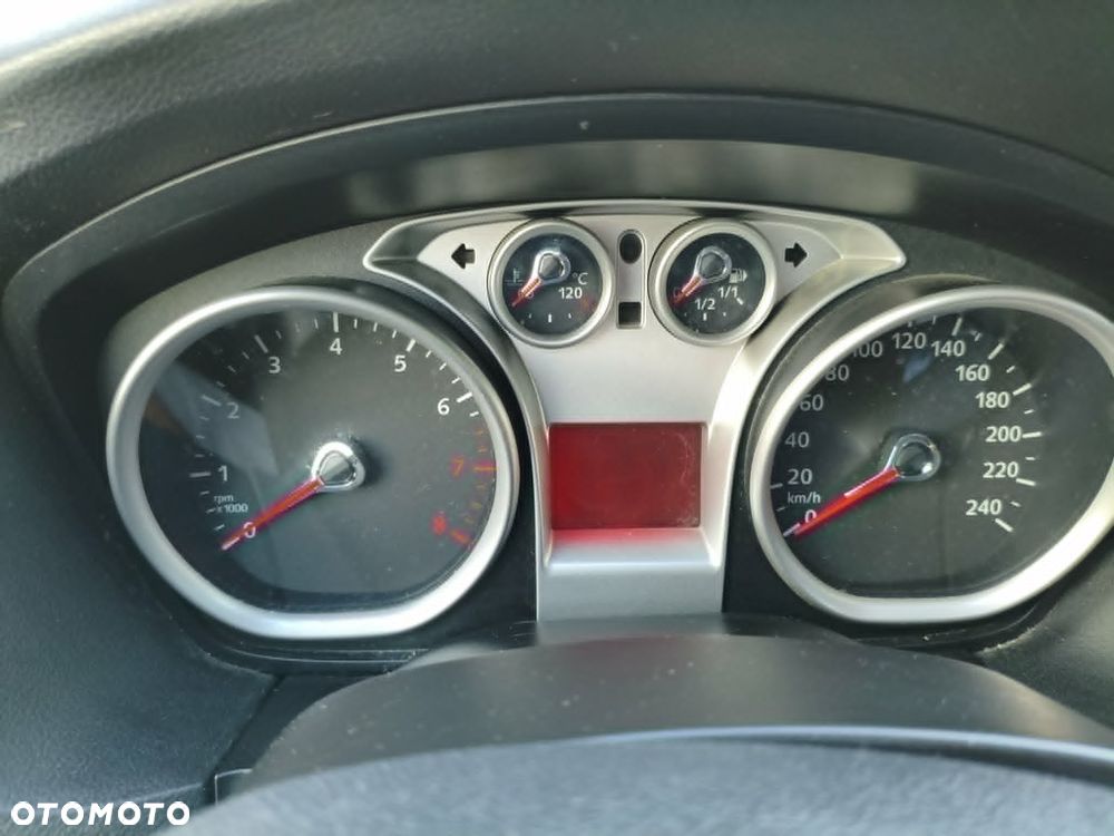 Ford Focus - 8