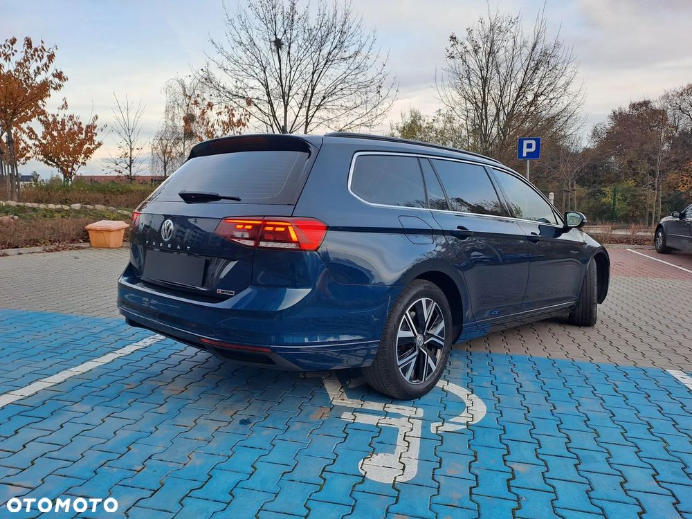 Volkswagen Passat Variant 2.0 TDI SCR DSG 4Motion Business - 6