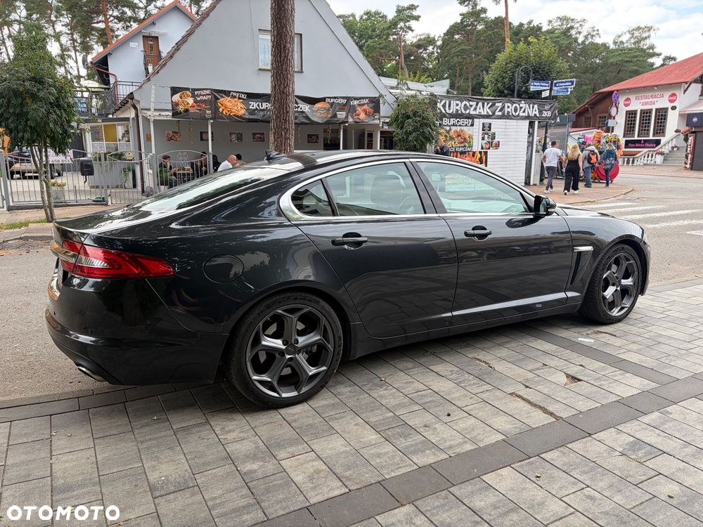 Jaguar XF 2.2 D Premium Luxury - 8