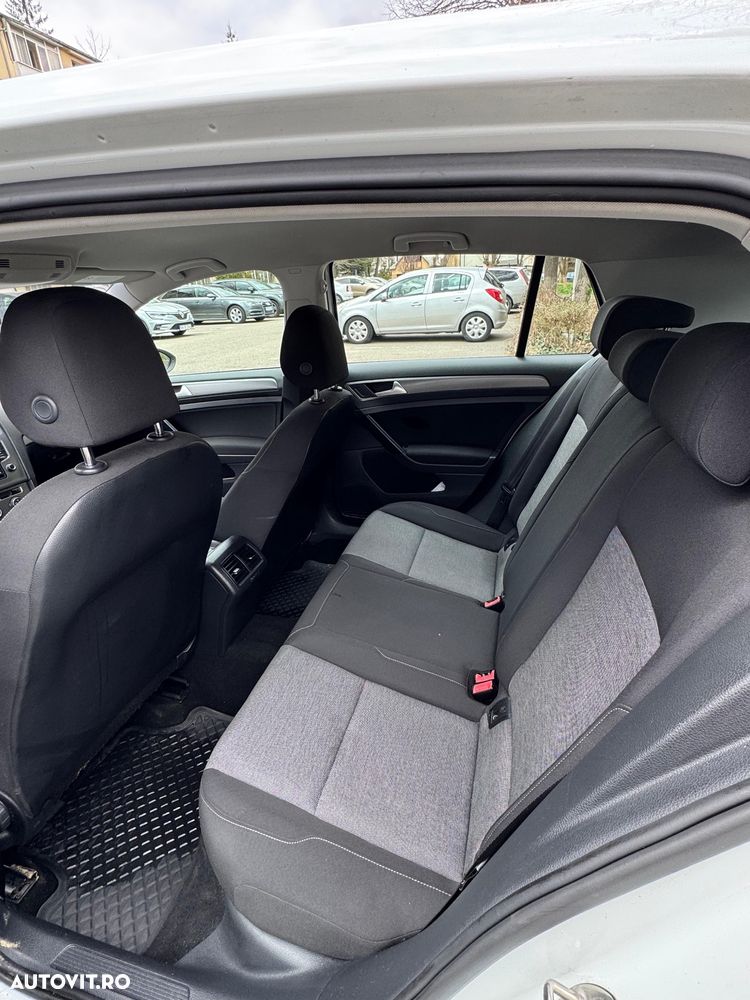 Volkswagen Golf - 14