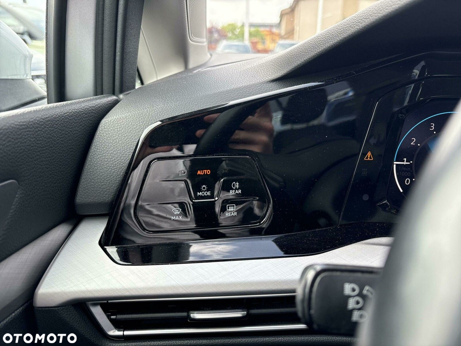 Volkswagen Golf VIII 1.5 TSI EVO Life - 11