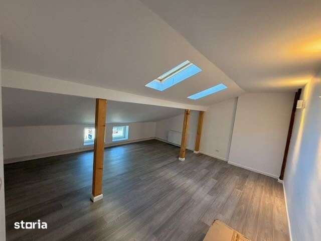 Loft 150 mp in vila interbelica, terasa proprie, intrare separata — fotografia 2