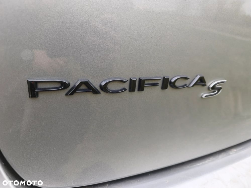 Chrysler Pacifica - 21