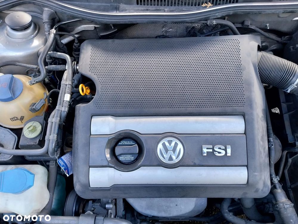 Volkswagen Golf 1.6 FSI Trendline - 12
