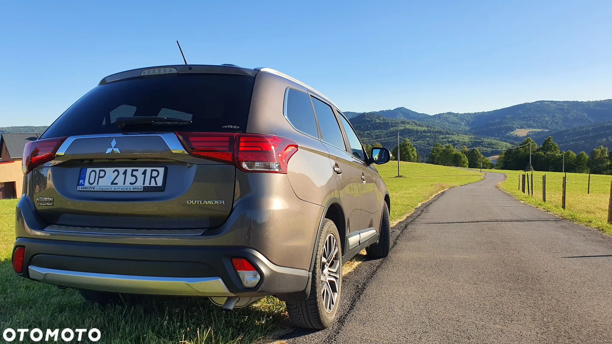 Mitsubishi Outlander - 1