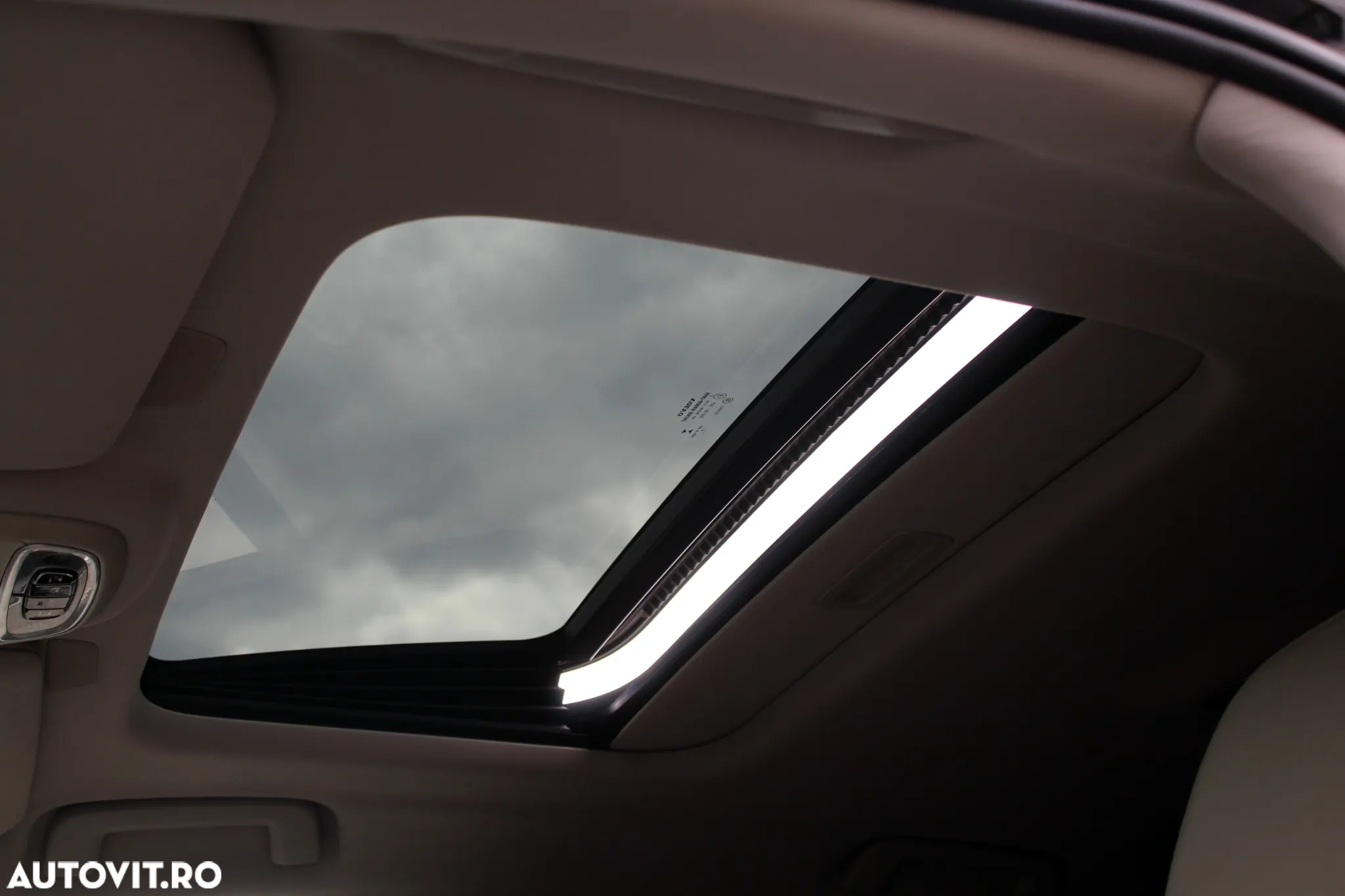 Volvo S90 D5 AWD Geartronic Inscription - 26