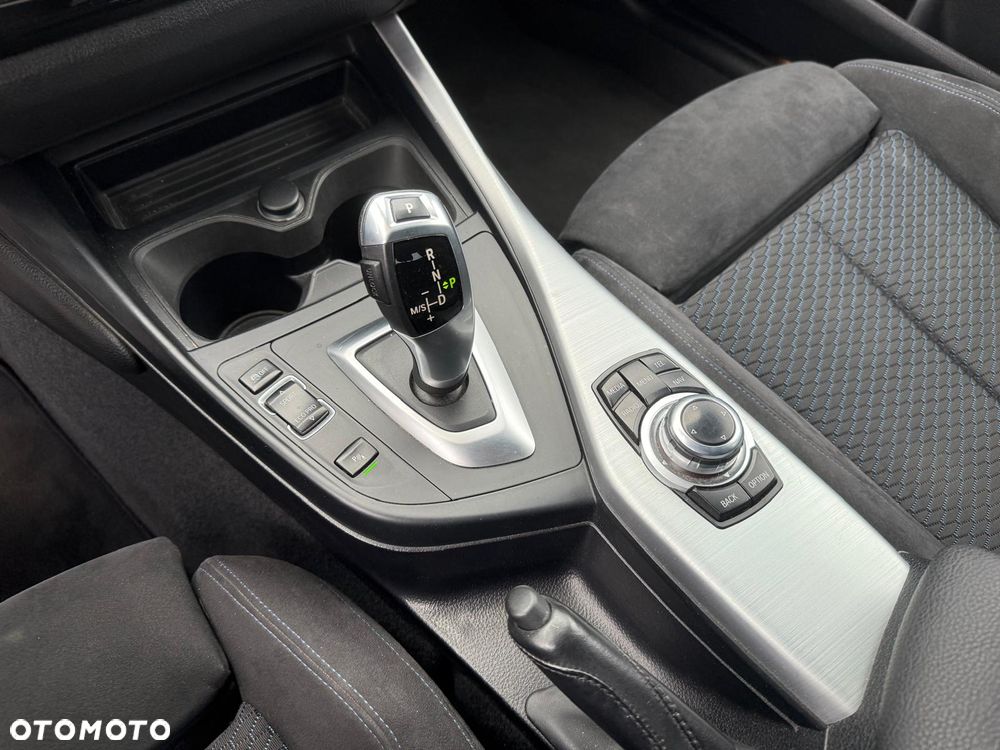 BMW Seria 1 118d Edition M Sport Shadow - 29