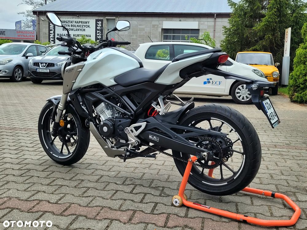 Honda CB - 12