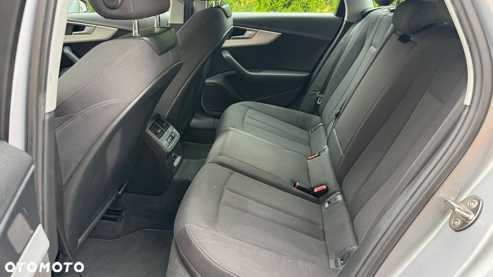 Audi A4 Avant 2.0 TDI Design - 10