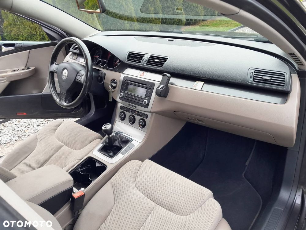 Volkswagen Passat - 6