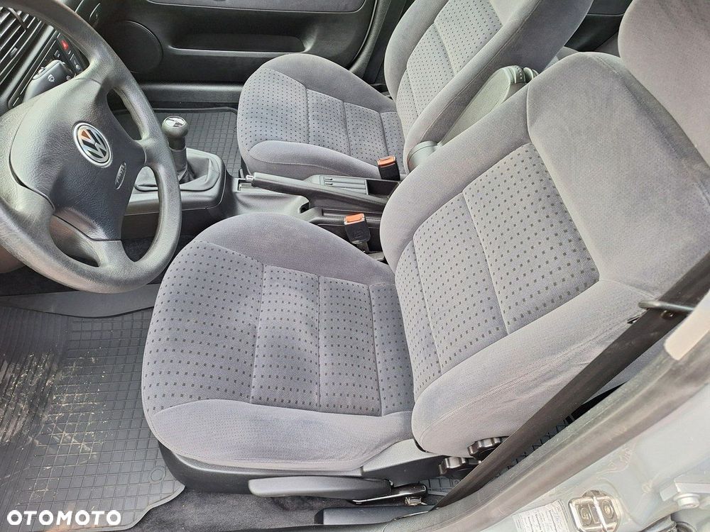 Volkswagen Passat - 15