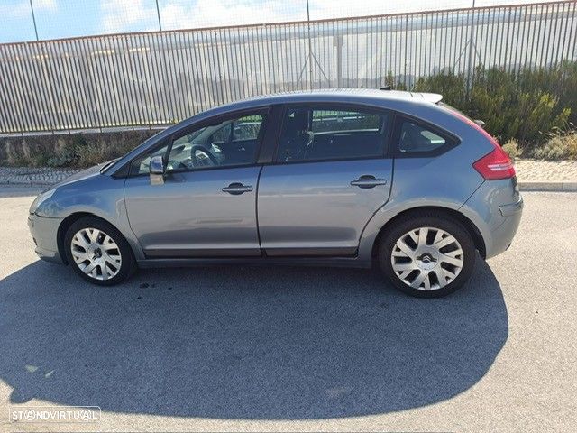 Citroën C4 1.6 HDi 110 Exclusive - 4