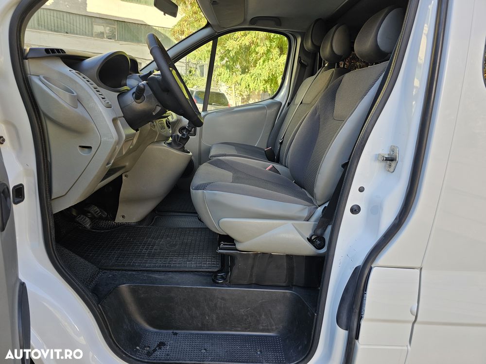 Opel Vivaro - 12
