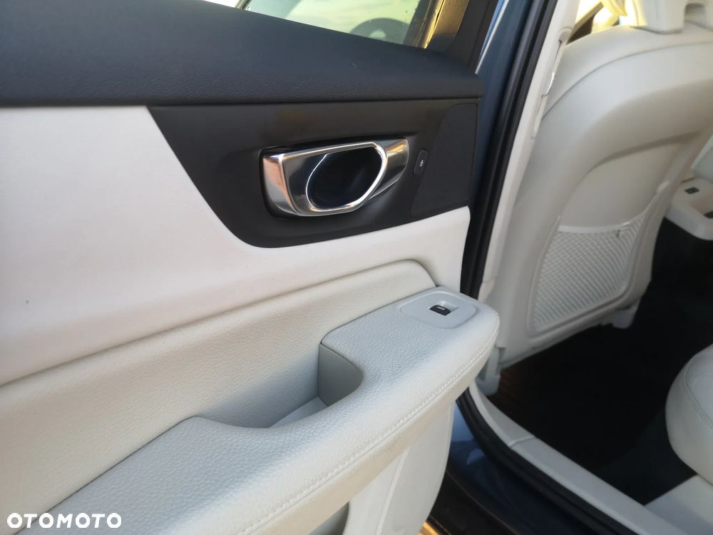 Volvo V60 Cross Country T5 Geartronic Momentum - 16