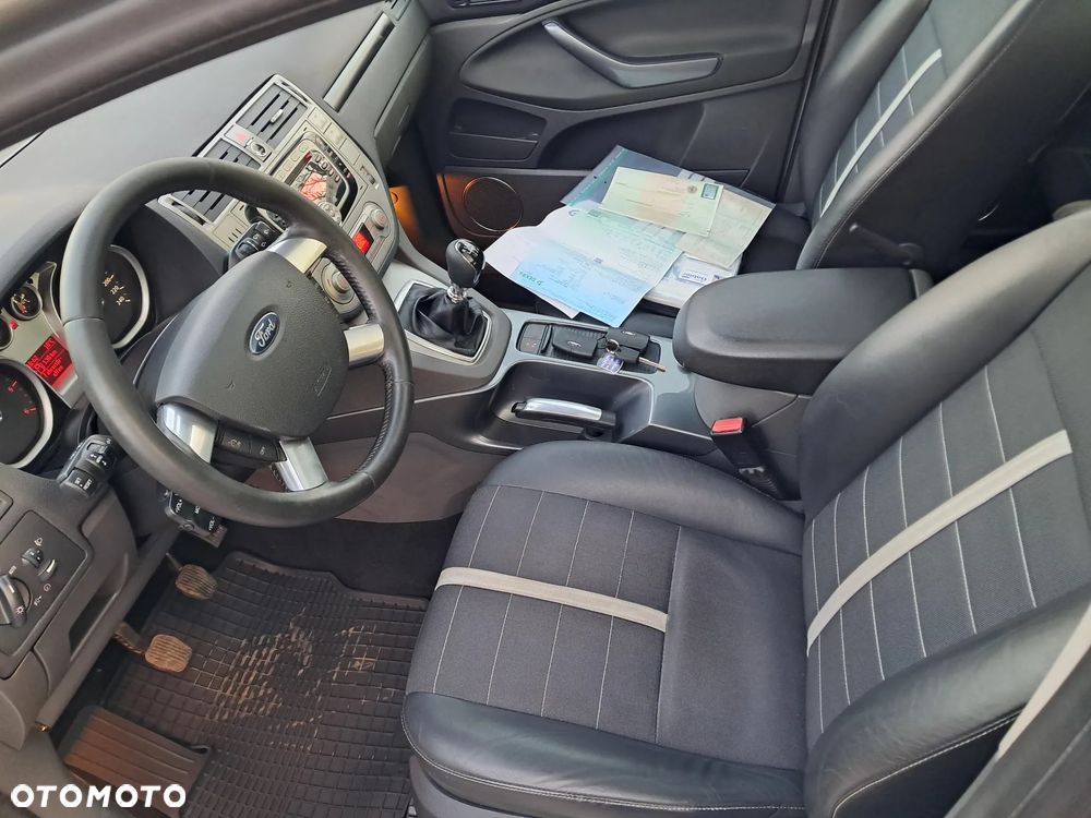 Ford Kuga 2.0 TDCi 2x4 Champions Edition - 20