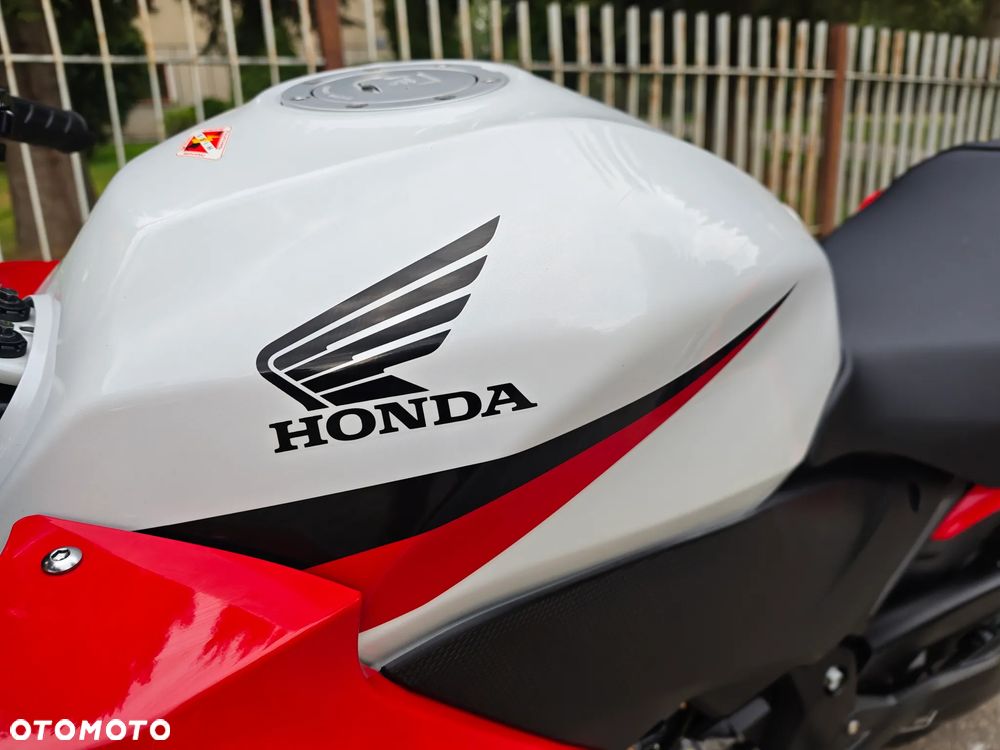 Honda CBR - 8