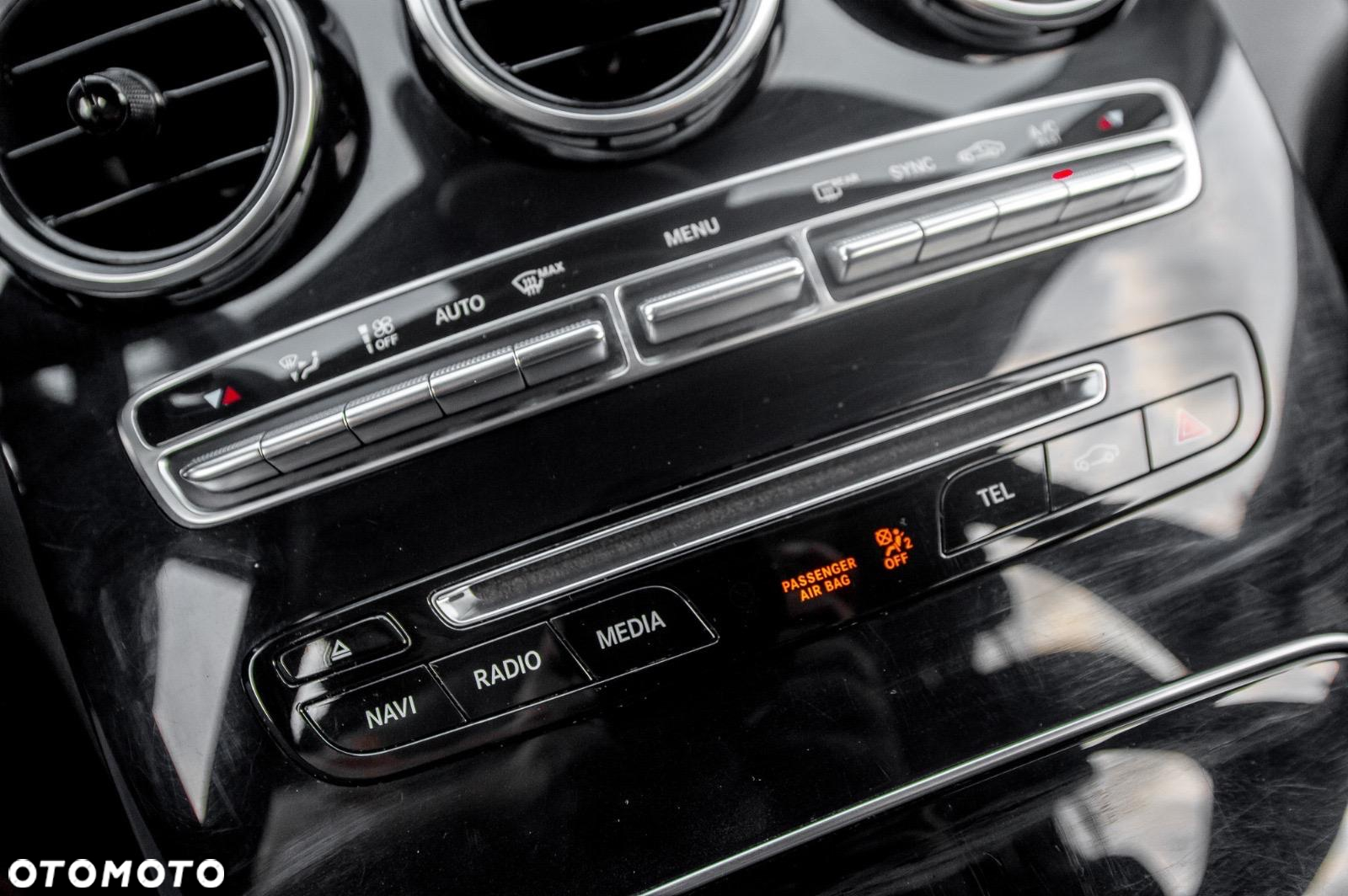 Mercedes-Benz Klasa C 220 d 4-Matic 9G-TRONIC - 29