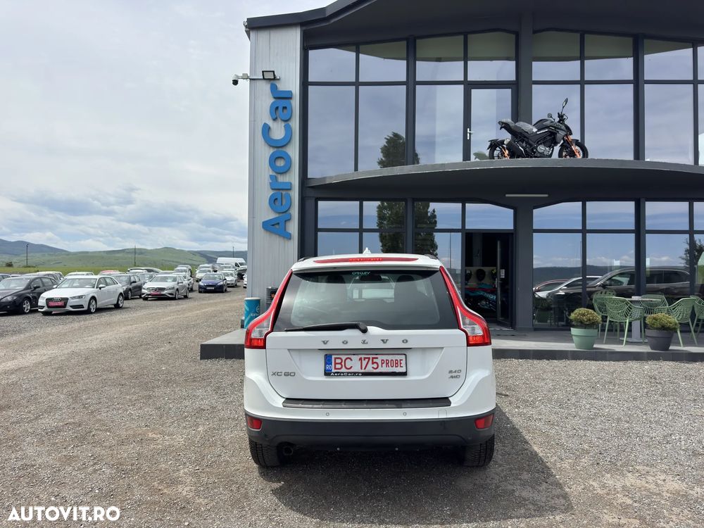 Volvo XC 60 2.4D AWD Aut. - 8