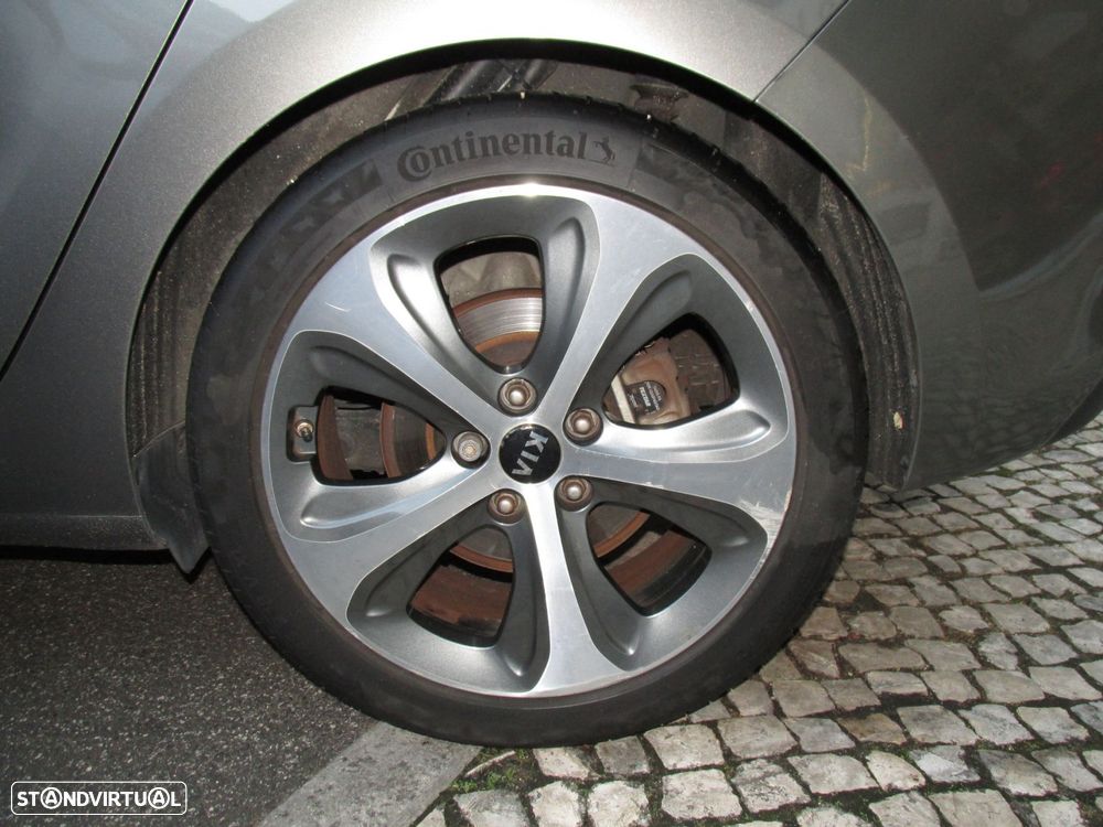 Kia Carens 1.7 CRDi ISG TX - 28