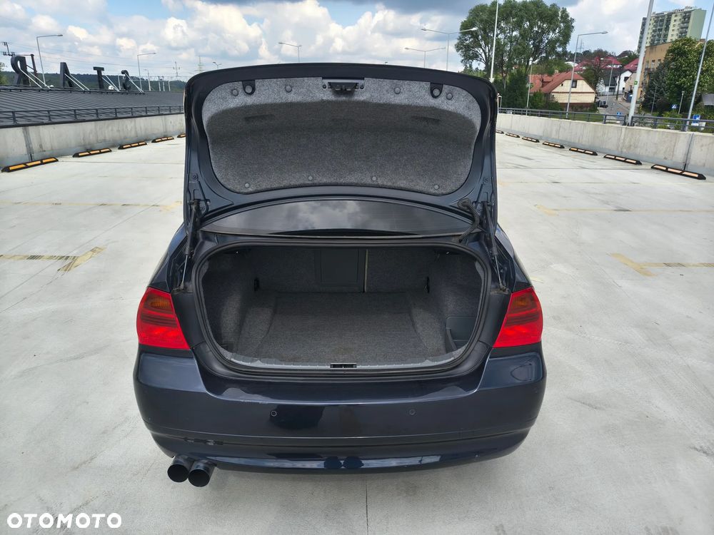 BMW Seria 3 330xi - 40