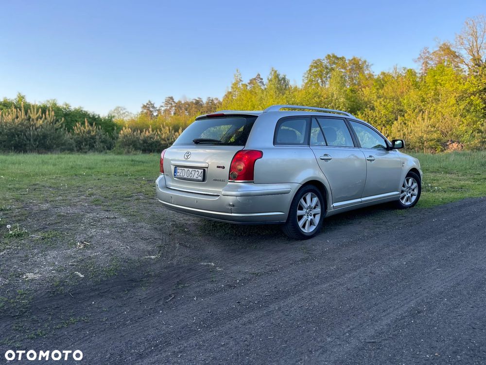 Toyota Avensis 2.0 D-4D Combi - 4