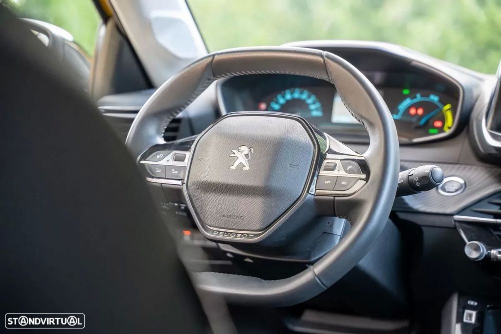 Peugeot e-208 - 22