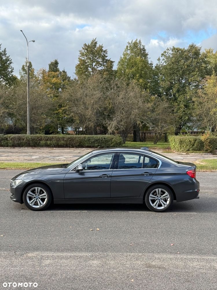 BMW Seria 3 316d Sport Line - 2