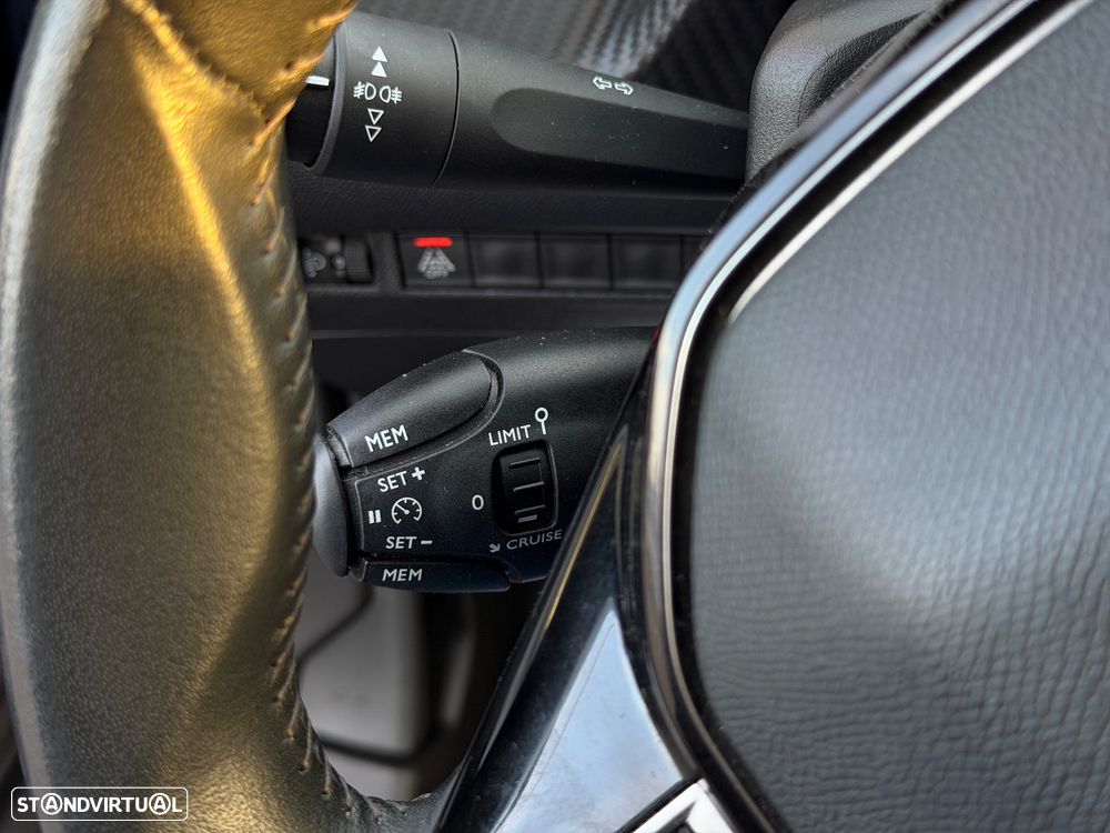 Peugeot 2008 BlueHDi 110 Active Pack - 14