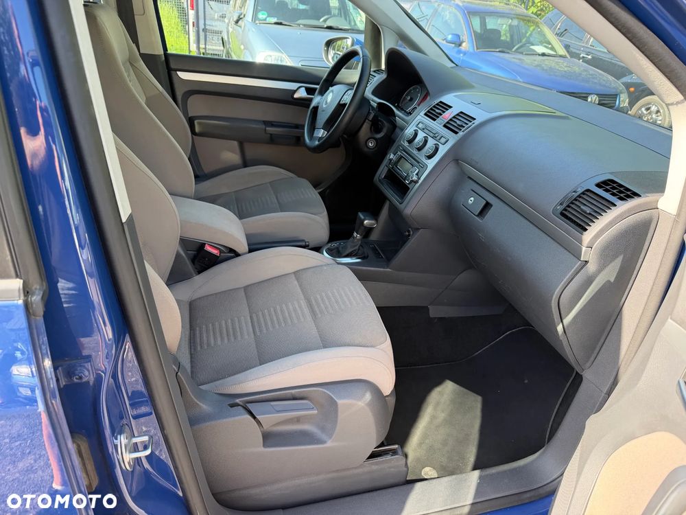 Volkswagen Touran 2.0 TDI DPF BlueMotion Technology DSG STYLE - 13