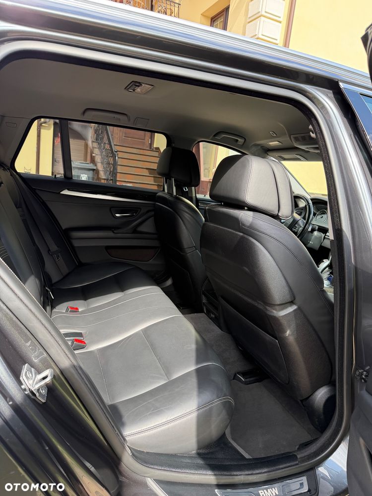 BMW Seria 5 525d xDrive Luxury Line - 22