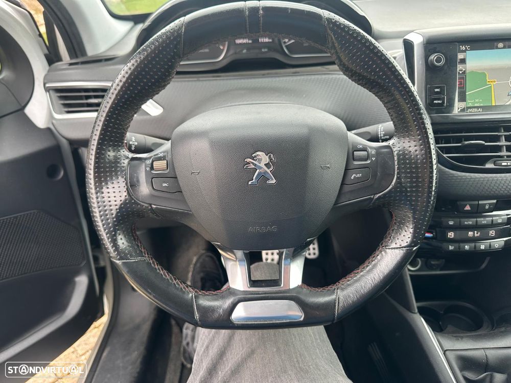 Peugeot 208 1.2 PureTech GT Line - 12