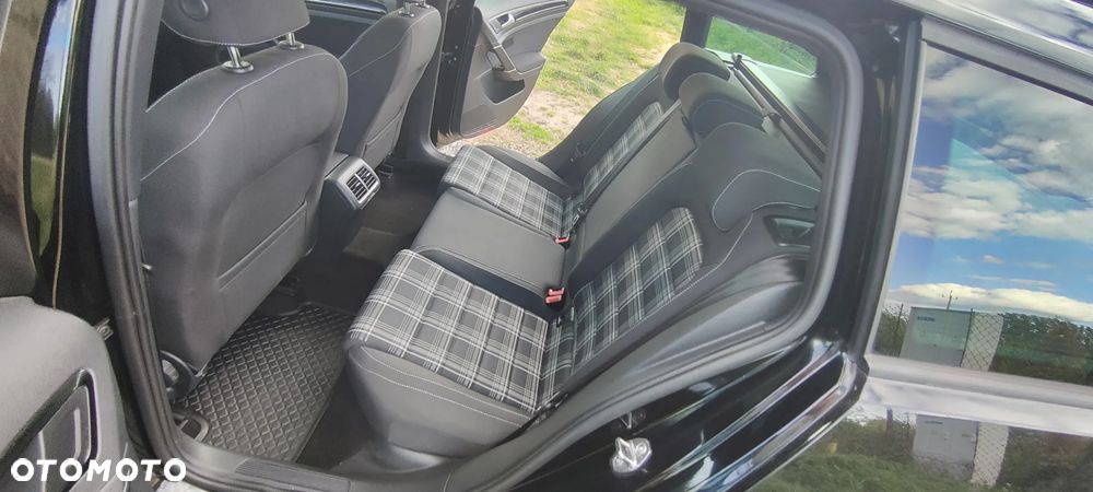 Volkswagen Golf 2.0 TDI BMT GTD - 24
