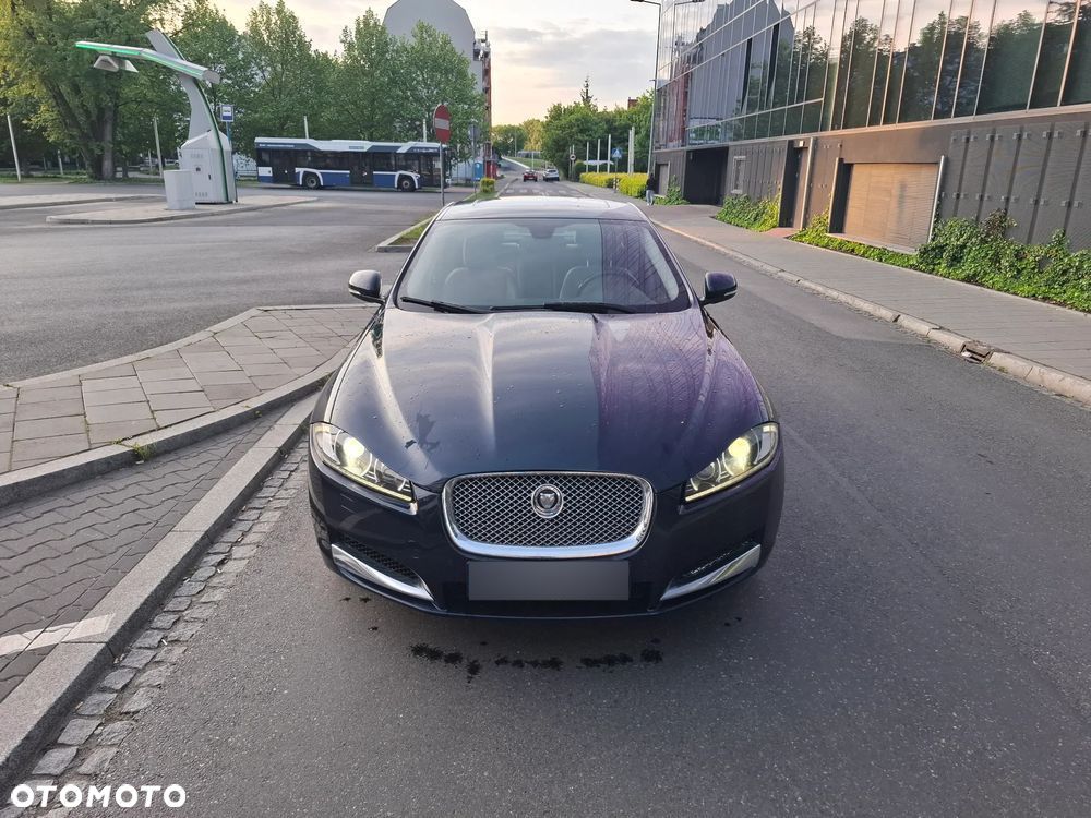 Jaguar XF 3.0 V6 D Premium Luxury - 28