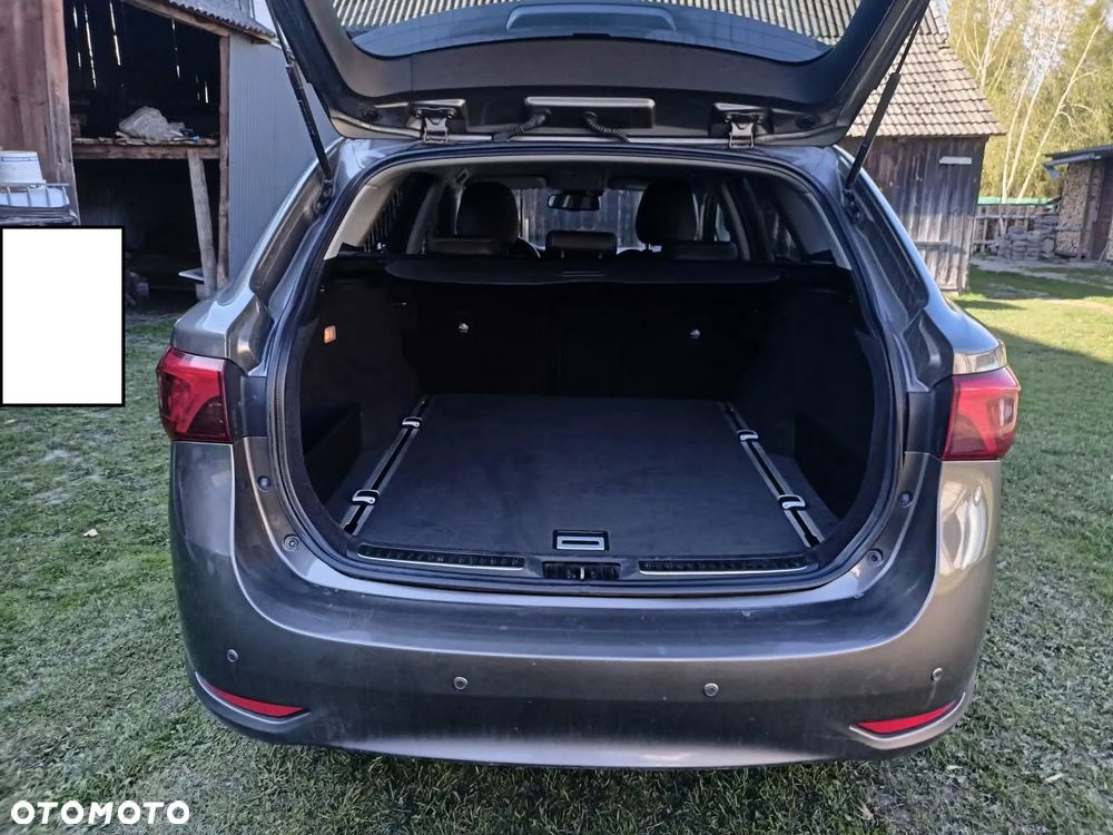 Toyota Avensis 2.0 D-4D Premium - 4